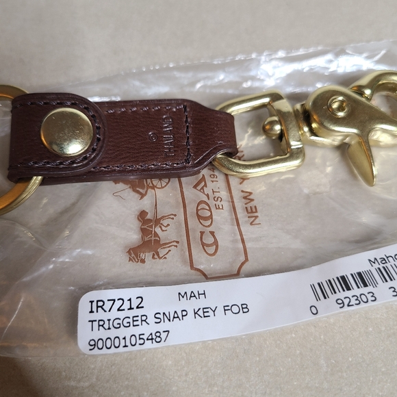 Vintage Coach Leather Clip-on Keychain - Picture 5 of 6